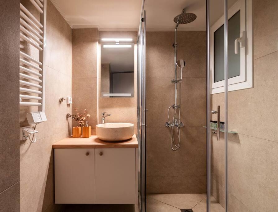 Delightful Sense 2Bd Apt In Kolonaki 7 Min To Metro Athens Exterior photo